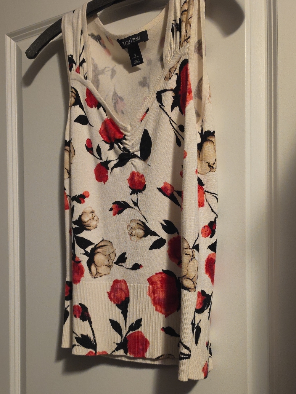 White Floral V-Neck Sleeveless Top - WHBM